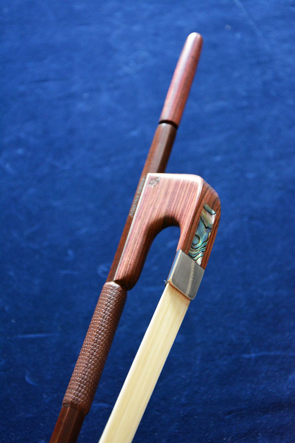 Smyczek kontrabasowy Steffen Kuhnla model Konigsholz - system niemiecki